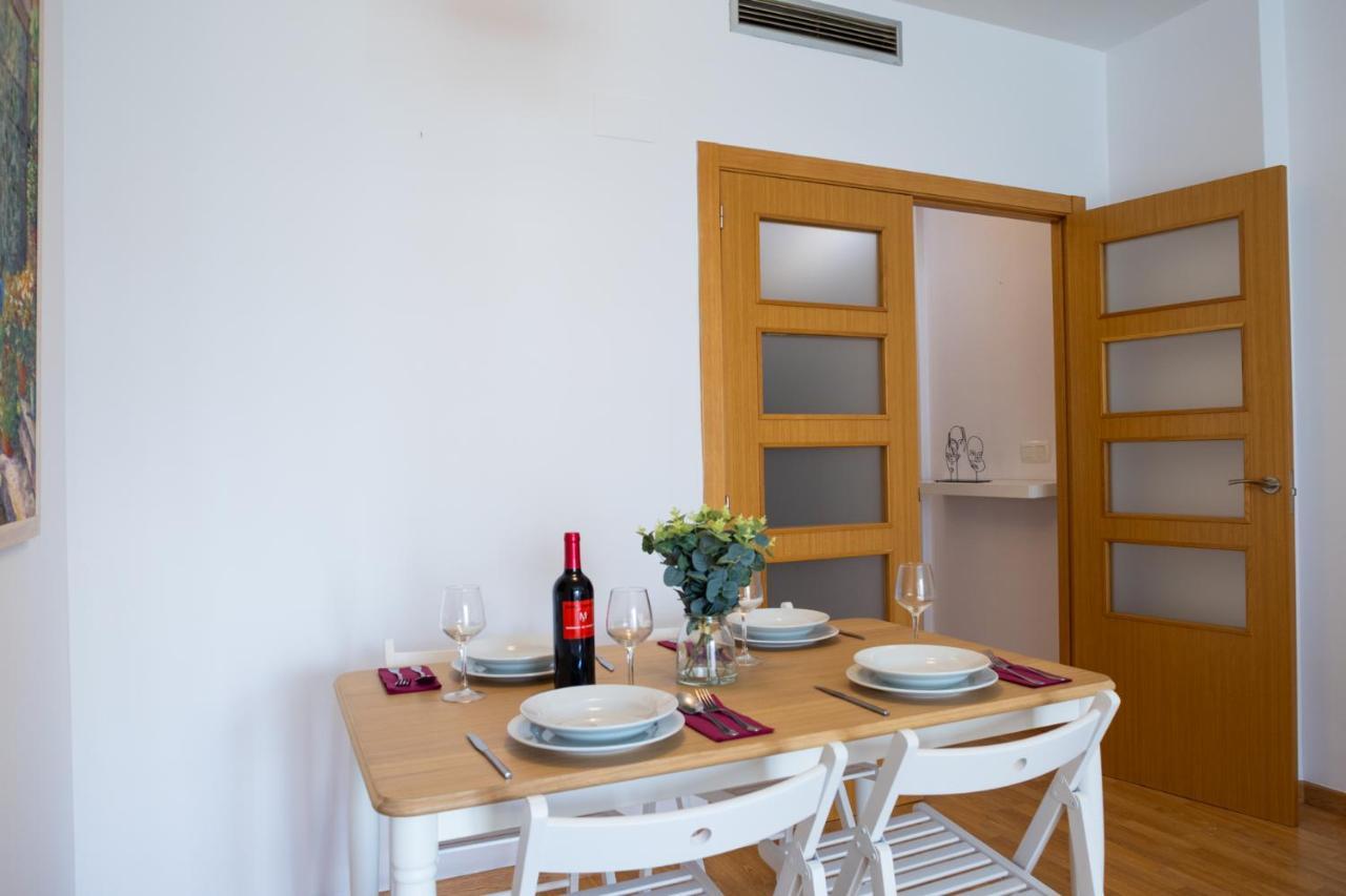 Lovely 2 Bedroom Terrace Wifi Parking Ac Heating Attic 발렌시아 외부 사진
