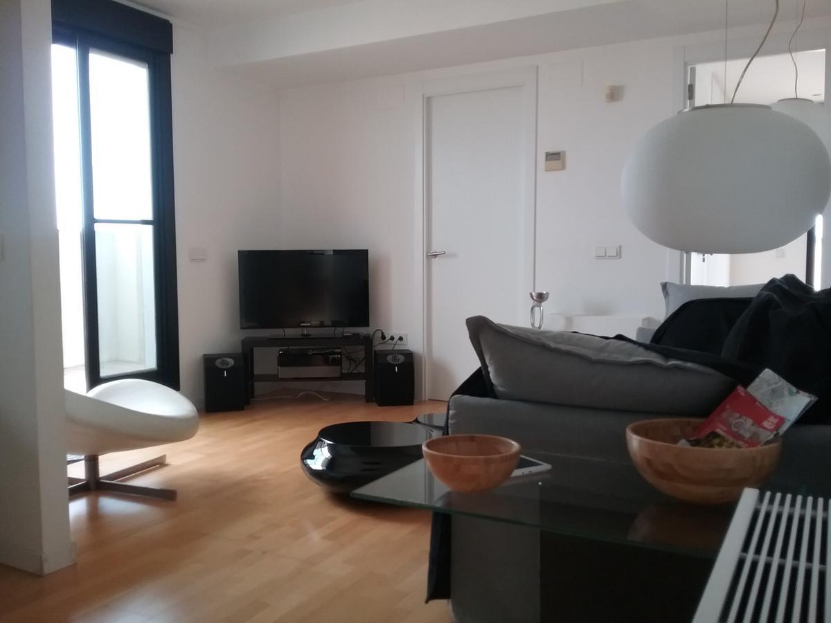 Lovely 2 Bedroom Terrace Wifi Parking Ac Heating Attic 발렌시아 외부 사진