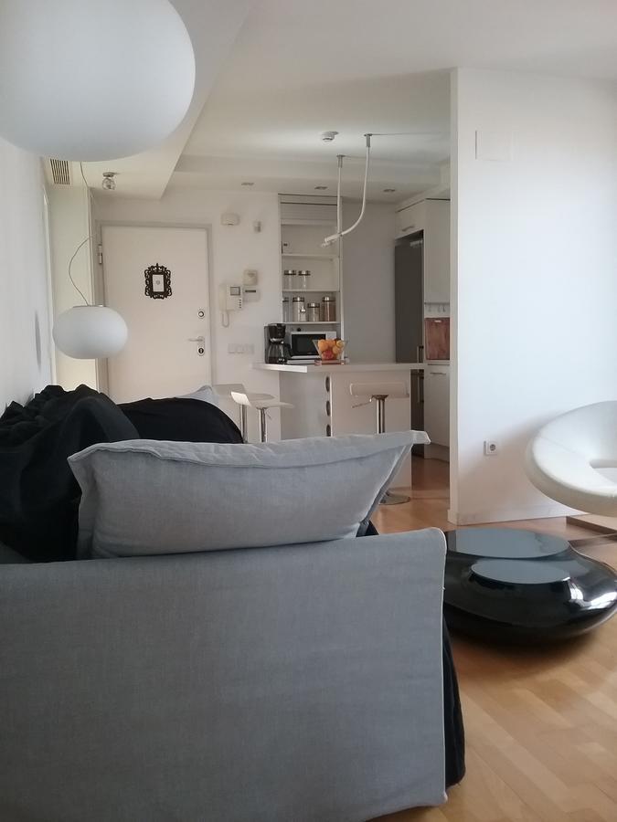 Lovely 2 Bedroom Terrace Wifi Parking Ac Heating Attic 발렌시아 외부 사진